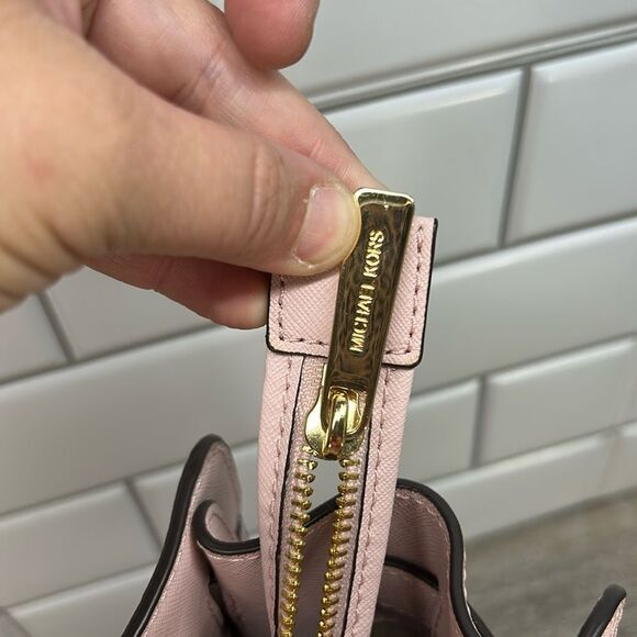 9744 Michael Kors Pink Tote Bag - Picture 7 of 13